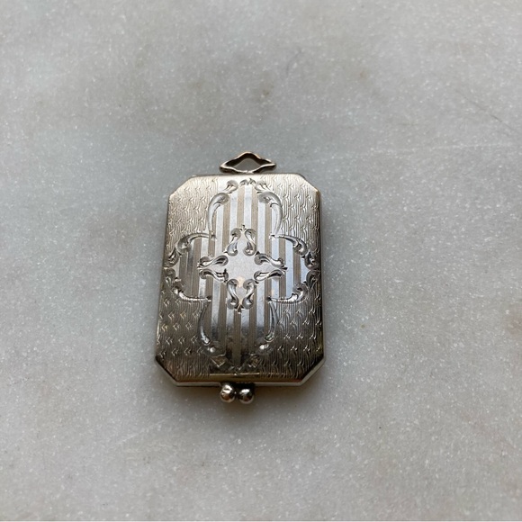Antique Victorian Sterling Silver Locket - Picture 2 of 8